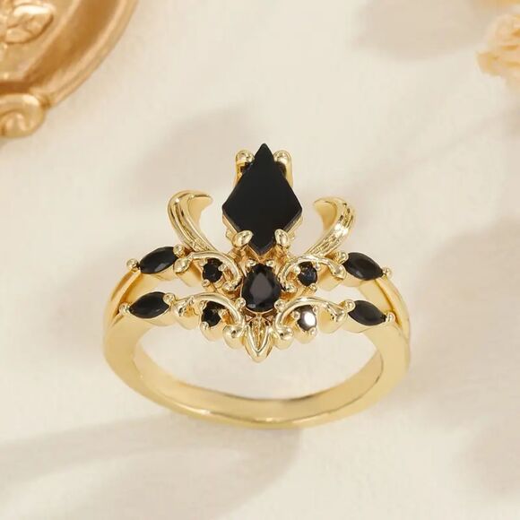 Gothic Black Fleur-de-Lis Ring, Gold-Tone, Vintage-Inspired Statement Jewelry - Picture 1 of 3